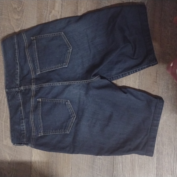 Torrid dark wash denim shorts - Picture 3 of 3